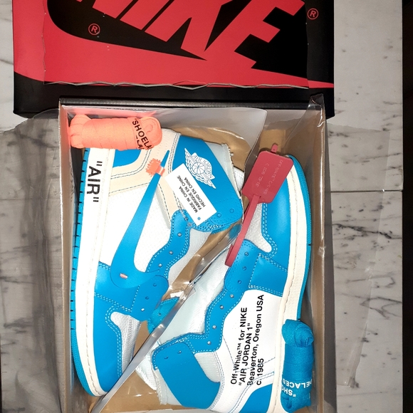 AIR JORDAN 1 OFF-WHITE UNC - Picture 1 of 16
